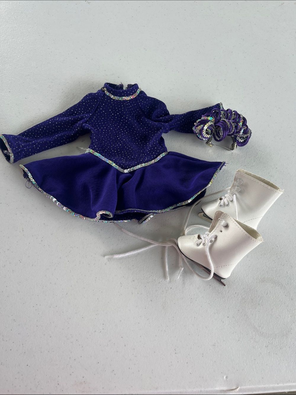 Pleasant company, American Girl skating outfit